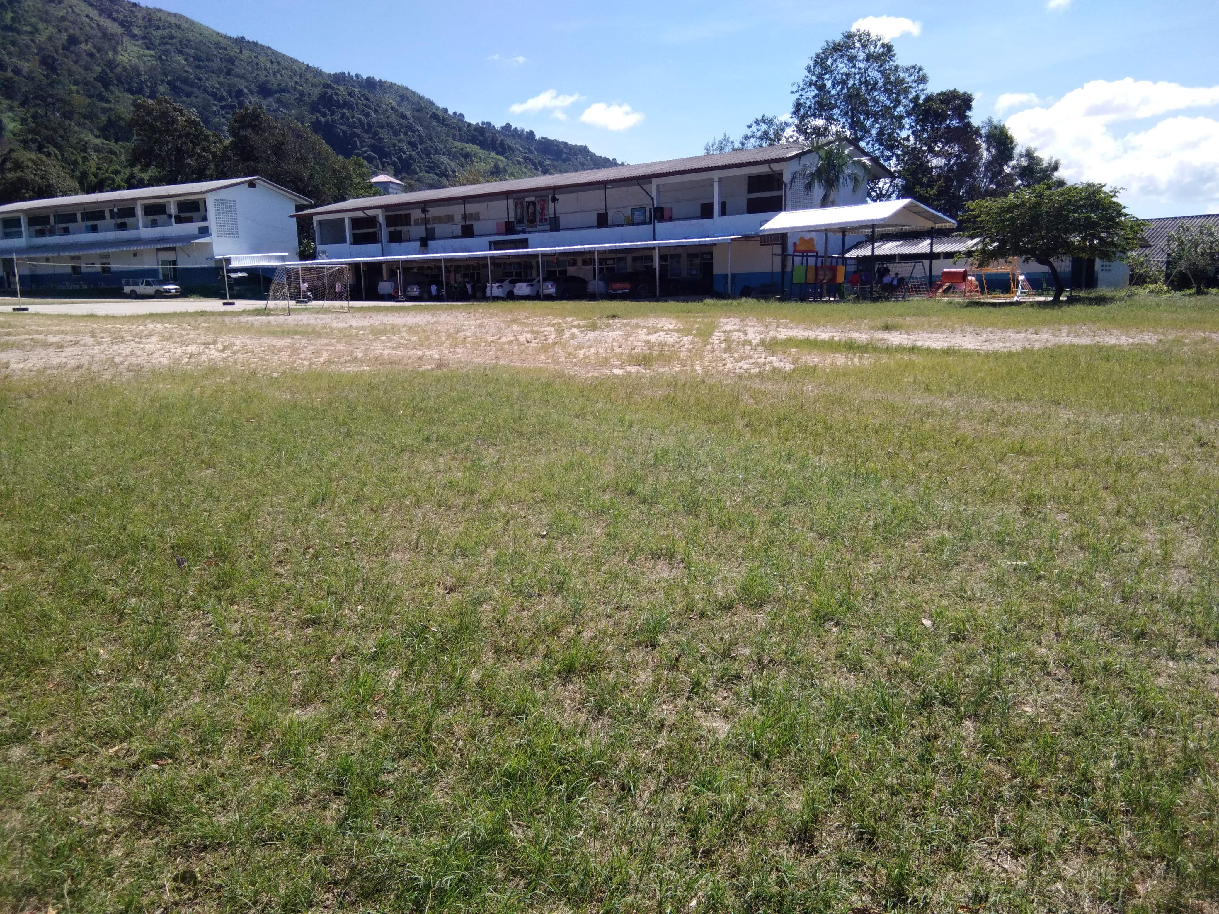 สนามกีฬา ลานกีฬาอเนกประสงค์